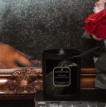 Load image into Gallery viewer, EDGAR | WHITE MUSK &amp; VIOLET | RAVEN CANDLE
